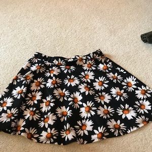 Daisy print skirt
